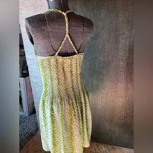 Banana republic sz 4 Flowy breezy dress in light green and ivory print. So comfy